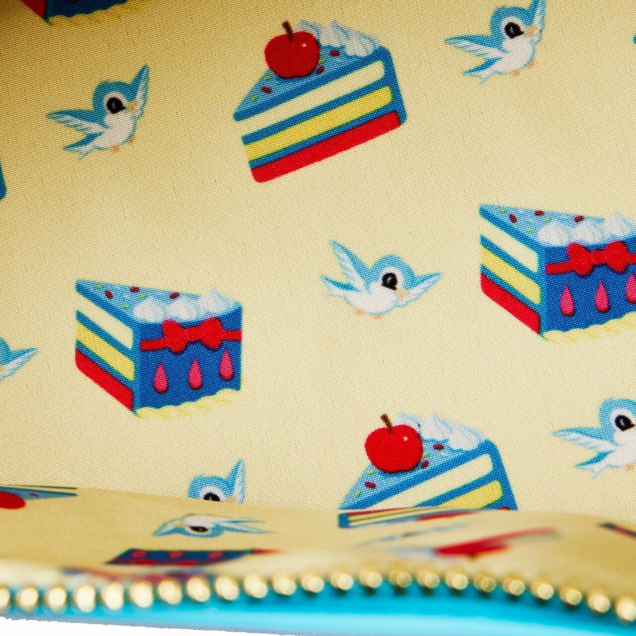 Loungefly Disney Snow White Cake Cosplay Shoulder Bag - Afbeelding 4